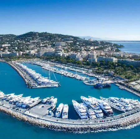 Perle Rare Cannes Croisette Vue Mer Parking 4P *